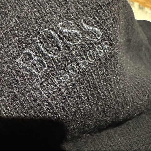 Hugo Boss Wool Vest Made in Italy - Picture 2 of 13